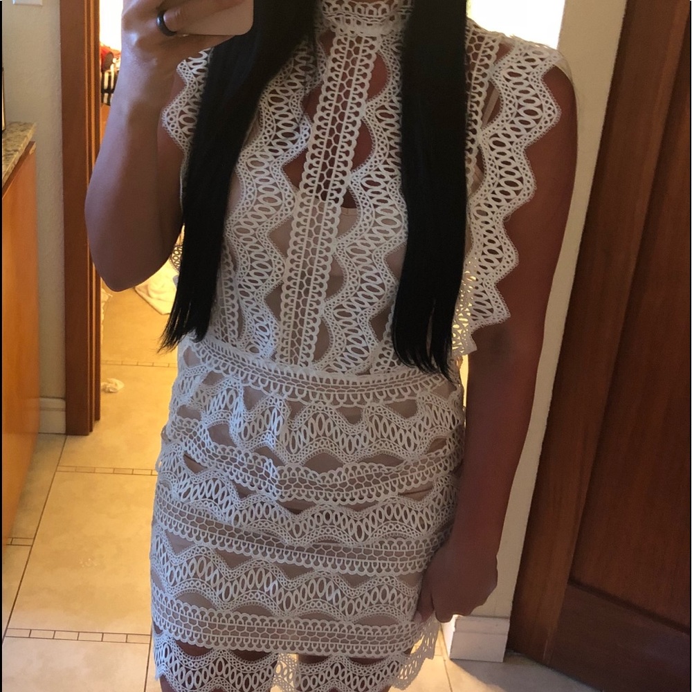 CHARLOTTE RUSSE WHITE LACE DRESS - Picture 3 of 4